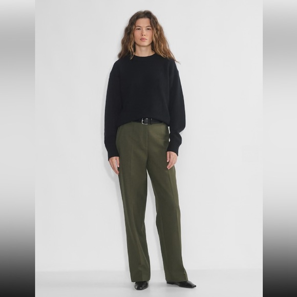 Aritzia Pants - NWT Aritzia Babaton Dark Olive Pants - size 2
